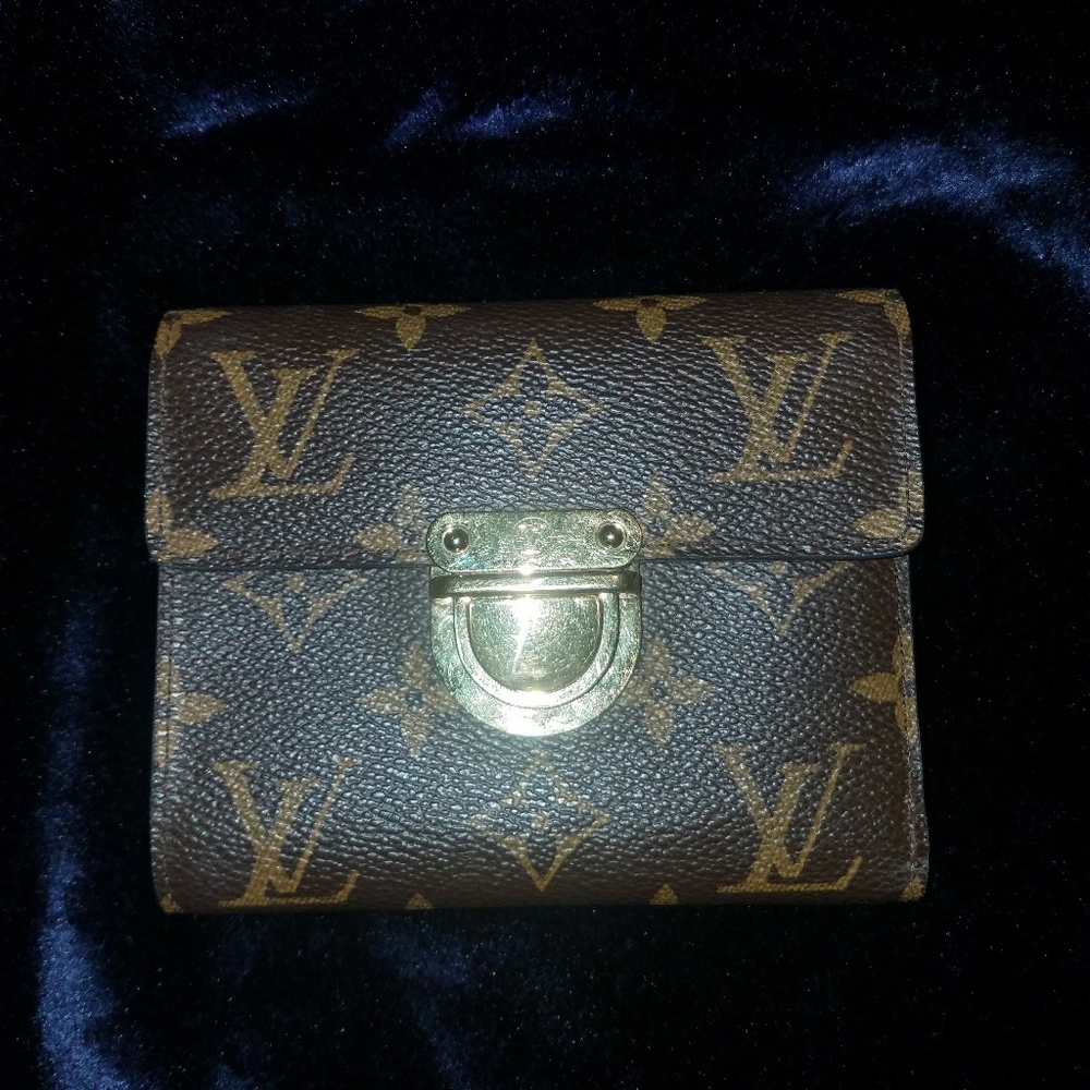 SOLD- louis vuitton monogram koala wallet - ♡